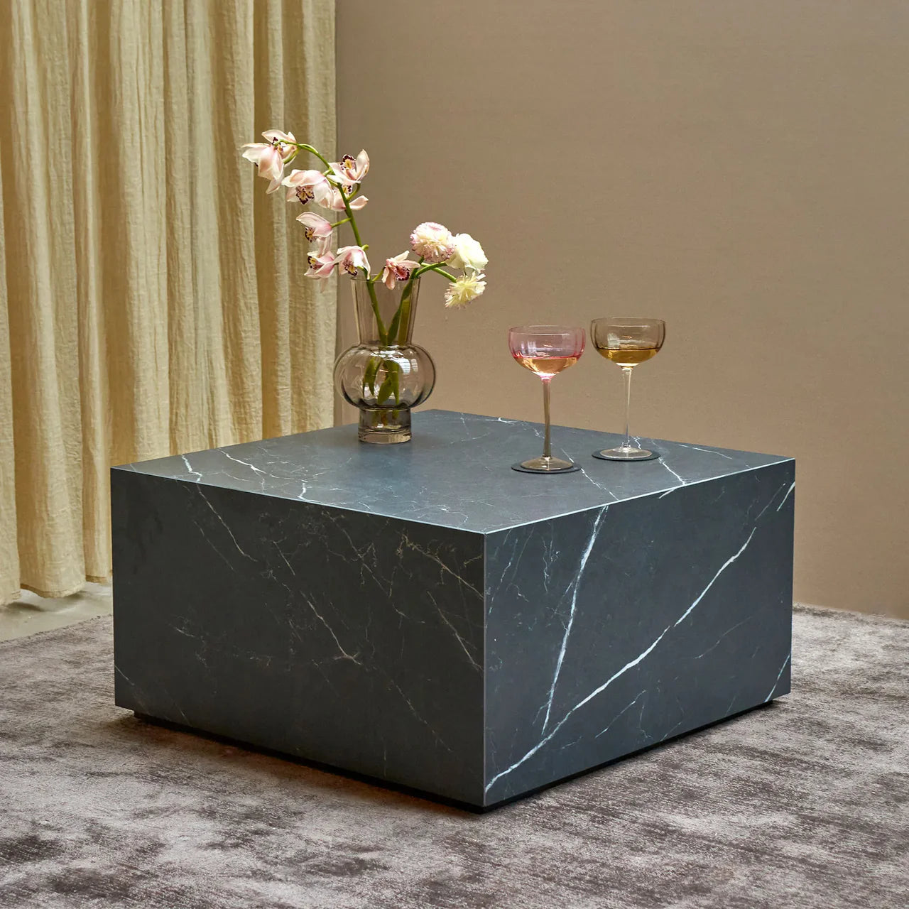 Montes Sofatisch 70 x 70